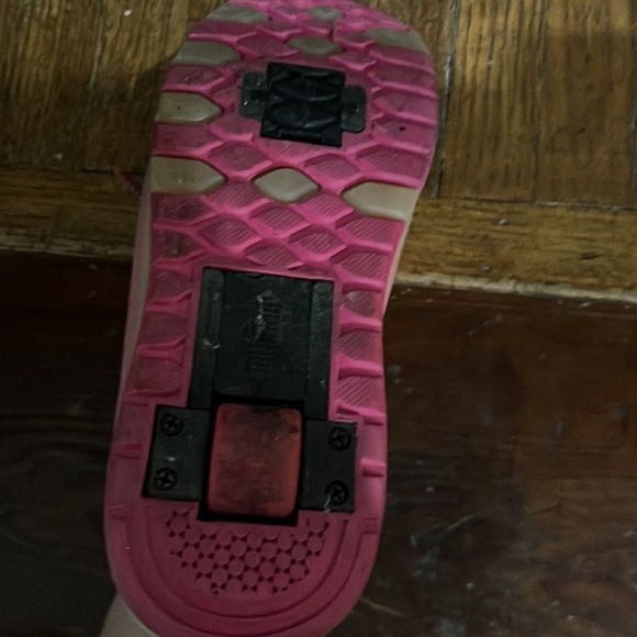 Heels - Picture 3 of 3